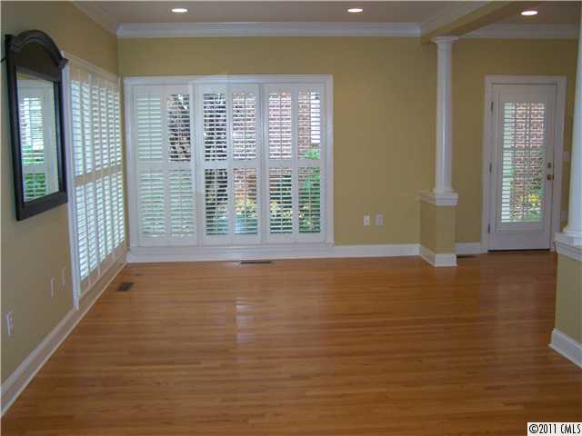 106 Julia Cir, Davidson, NC 28036 photo 3