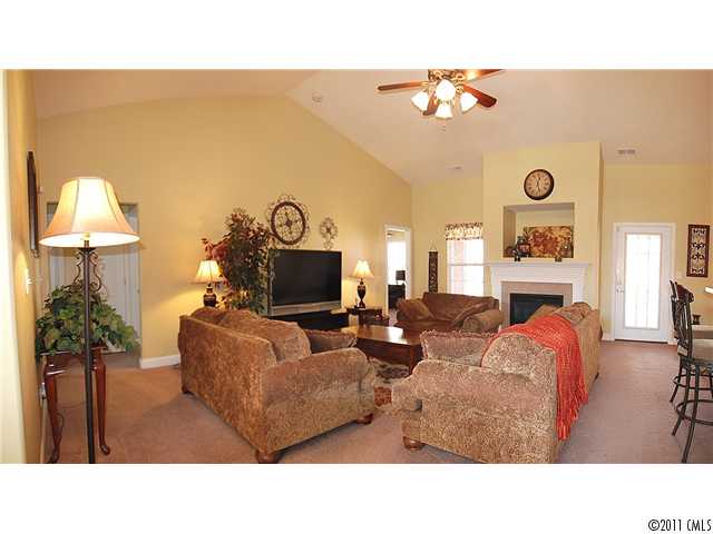 7209 Caley Ln, Denver, NC 28037 photo 3