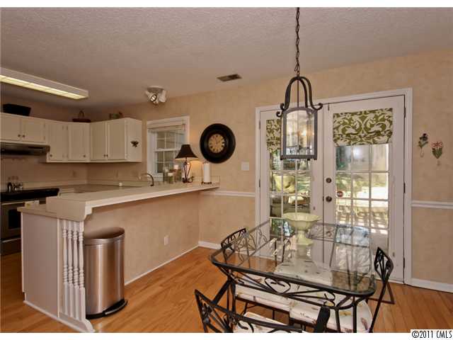 9809 Appleton Ct, Charlotte, NC 28210 photo 8