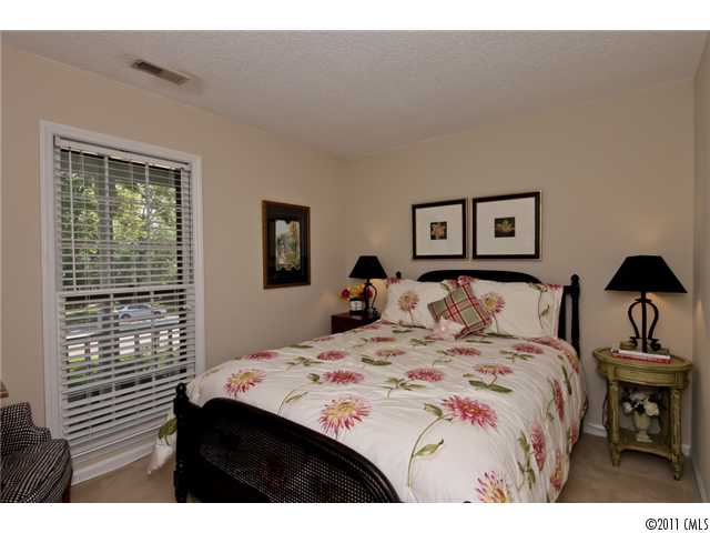 9809 Appleton Ct, Charlotte, NC 28210 photo 13