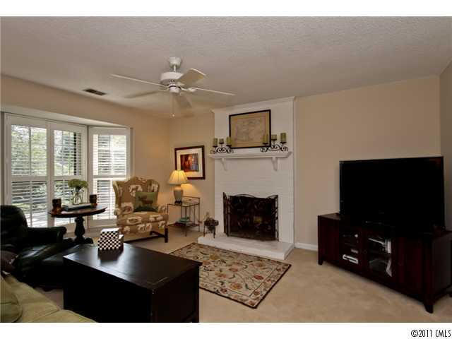 9809 Appleton Ct, Charlotte, NC 28210 photo 4