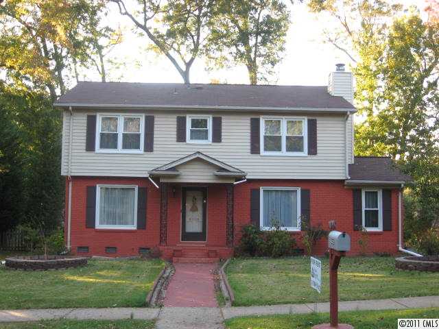 6026 Idlebrook Dr, Charlotte, NC 28212 photo 1