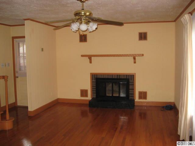 6026 Idlebrook Dr, Charlotte, NC 28212 photo 5