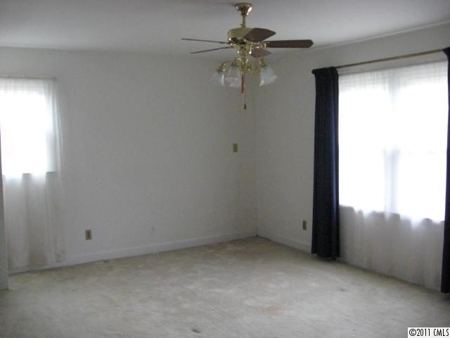 6026 Idlebrook Dr, Charlotte, NC 28212 photo 10