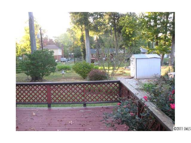 6026 Idlebrook Dr, Charlotte, NC 28212 photo 3