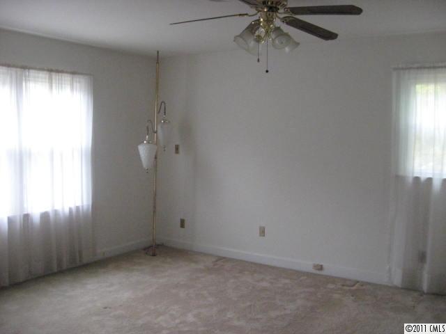 6026 Idlebrook Dr, Charlotte, NC 28212 photo 12