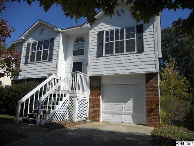 5900 Heathrow Ct, Monroe, NC 28110 photo 1