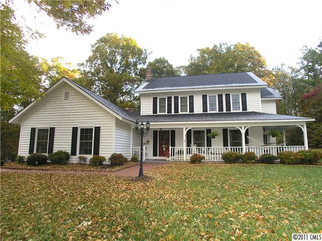 8831 Columbus Rd, Davidson, NC 28036 photo 2