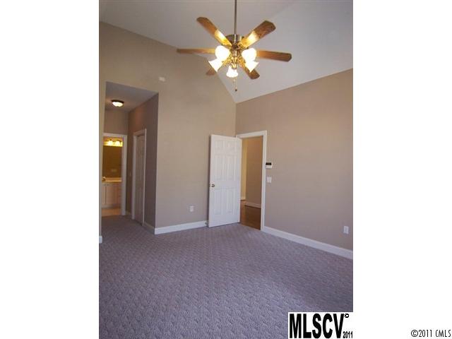 1043 NW 12th Ave, Hickory, NC 28601 photo 3