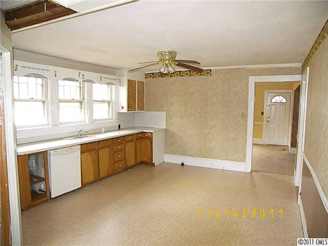 502 E 23rd St, Kannapolis, NC 28083 photo 3