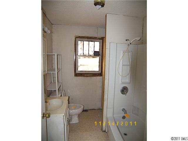 502 E 23rd St, Kannapolis, NC 28083 photo 6