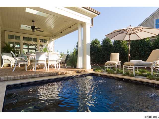 8430 Robbins Crescent Dr, Cornelius, NC 28031 photo 1
