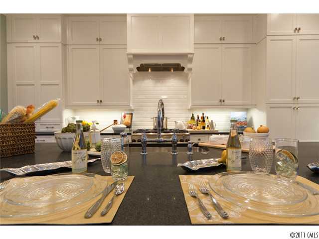 8430 Robbins Crescent Dr, Cornelius, NC 28031 photo 6