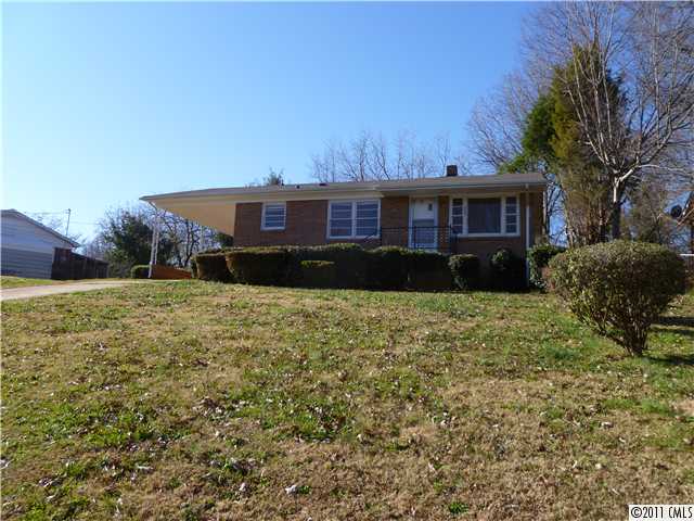 223 Lakeside Ave, Davidson, NC 28036 photo 1