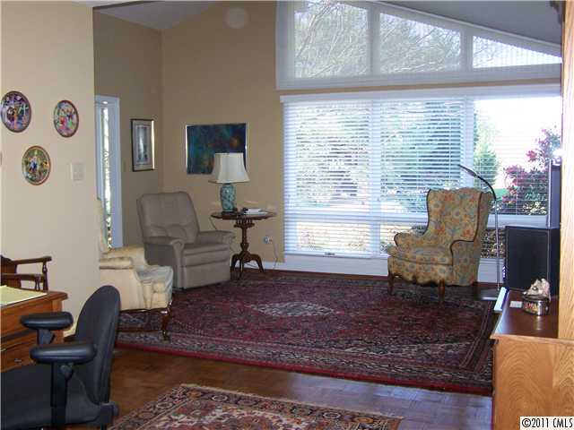 111 S Lynbrook Dr, Davidson, NC 28036 photo 4