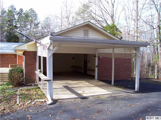 917 Blacksnake Rd, Stanley, NC 28164 photo 3