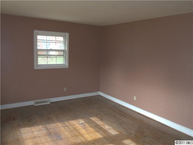 7407 Idlewild Rd, Charlotte, NC 28212 photo 4