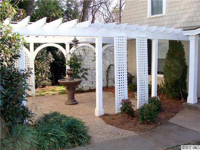 21035 Lakeview Cir, Cornelius, NC 28031 photo 3