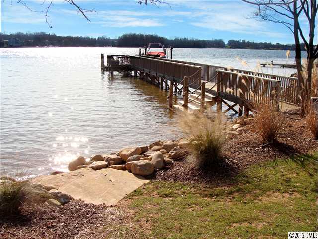 21035 Lakeview Cir, Cornelius, NC 28031 photo 6