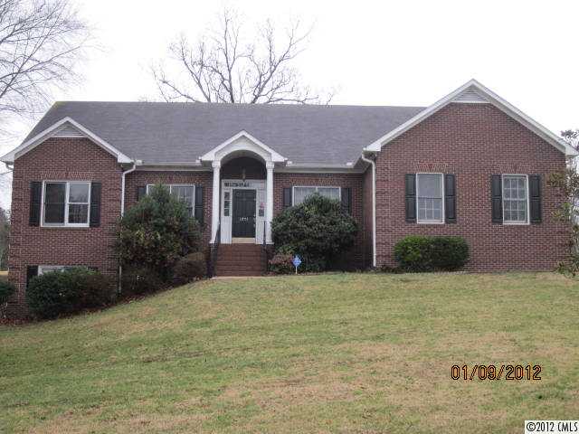 1701 Benjamin Dr, Salisbury, NC 28146 photo 1