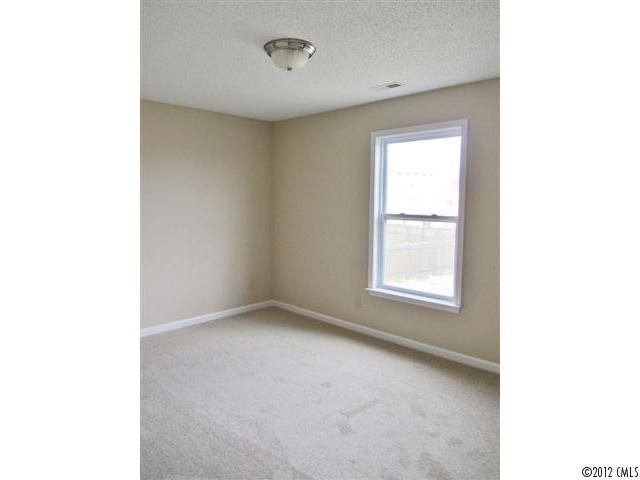 141 Longlea Dr, Clover, SC 29710 photo 3