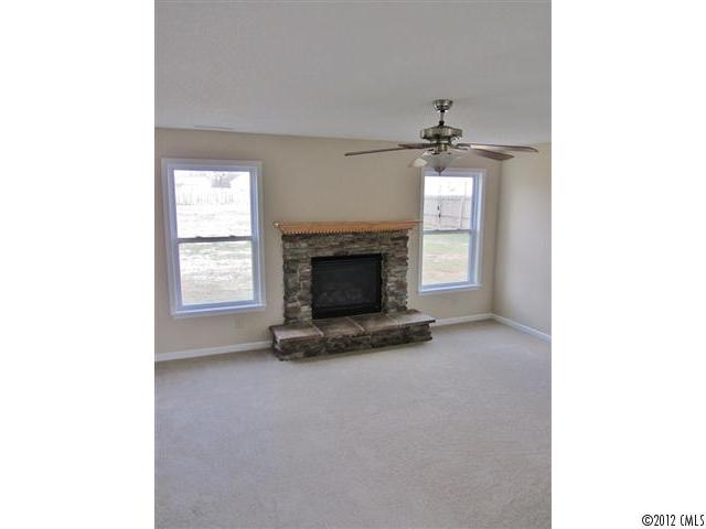 141 Longlea Dr, Clover, SC 29710 photo 5