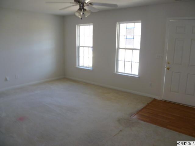 314 E Village Dr, Monroe, NC 28112 photo 3