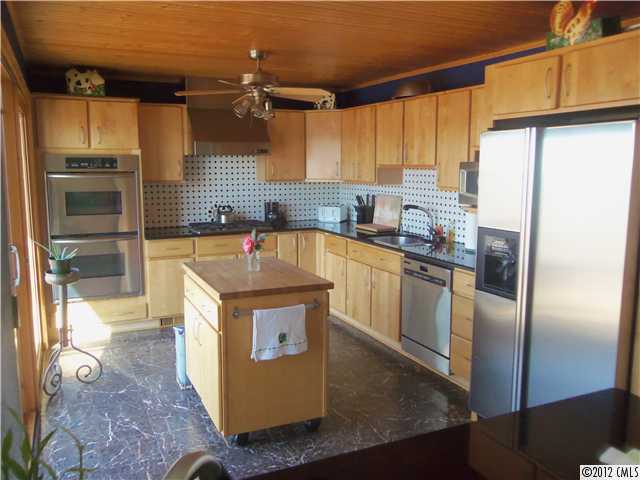 7412 Waterview Dr, Cornelius, NC 28031 photo 2