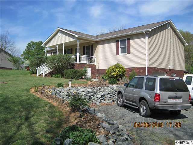 227 E 9th St, Oakboro, NC 28129 photo 8