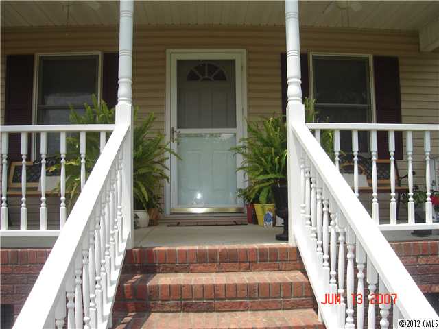 227 E 9th St, Oakboro, NC 28129 photo 2