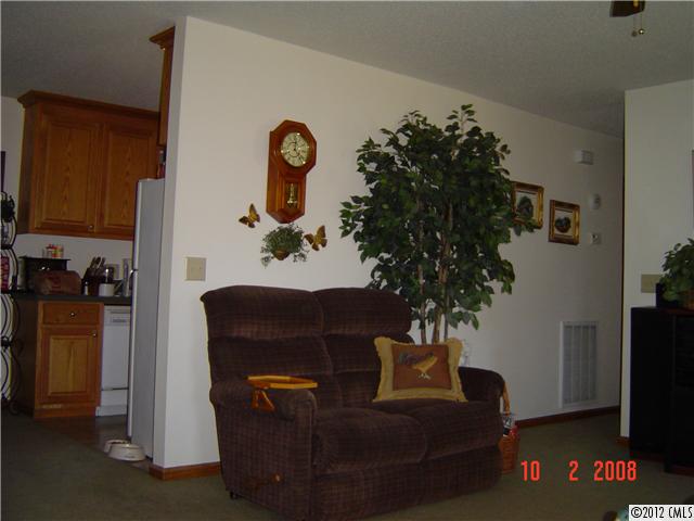 227 E 9th St, Oakboro, NC 28129 photo 5