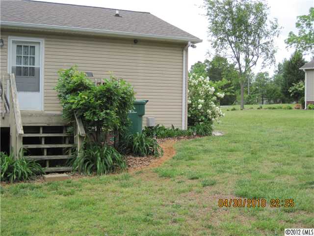 227 E 9th St, Oakboro, NC 28129 photo 11