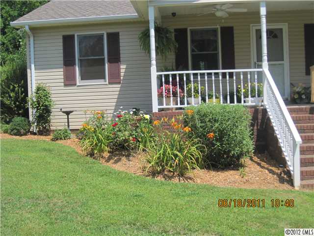 227 E 9th St, Oakboro, NC 28129 photo 3
