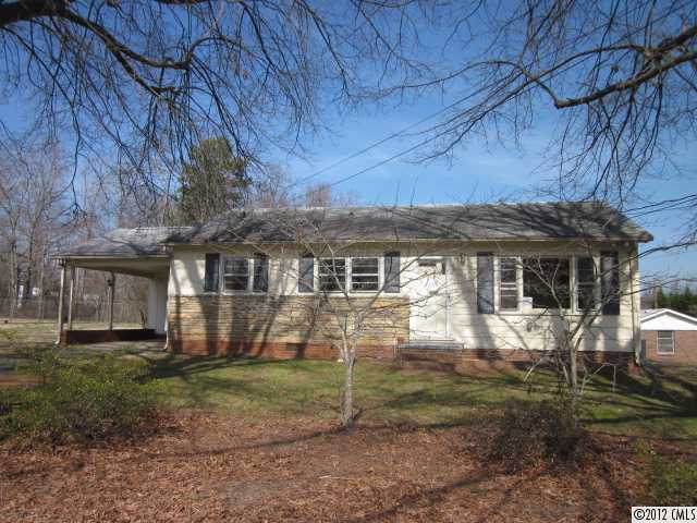 37 E J St, Maiden, NC 28650 photo 1