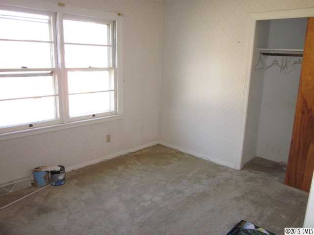 37 E J St, Maiden, NC 28650 photo 5