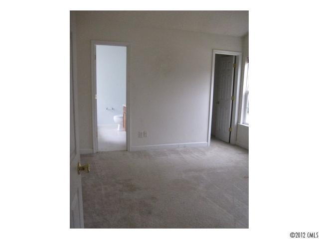 1811 Wagner Pointe Dr, Conover, NC 28613 photo 5