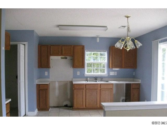 1811 Wagner Pointe Dr, Conover, NC 28613 photo 3