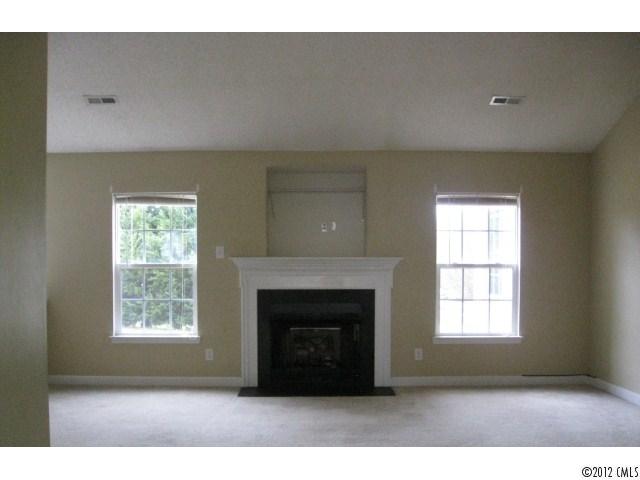 1811 Wagner Pointe Dr, Conover, NC 28613 photo 2