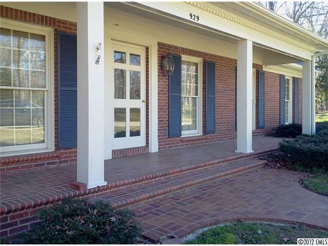 929 Forest Dr, Lancaster, SC 29720 photo 2