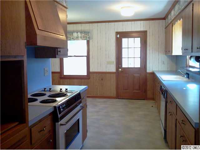 929 Forest Dr, Lancaster, SC 29720 photo 5