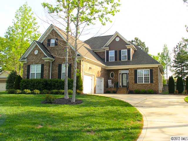 174 Arrow Point Ln, Davidson, NC 28036 photo 1