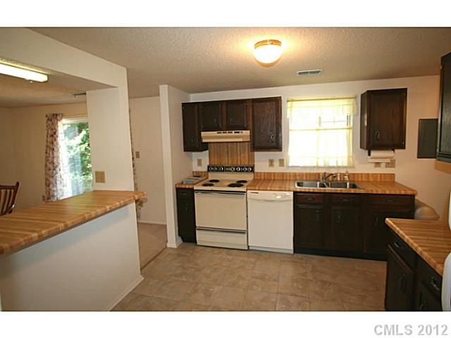 5119 Split Oak Dr, Charlotte, NC 28227 photo 4