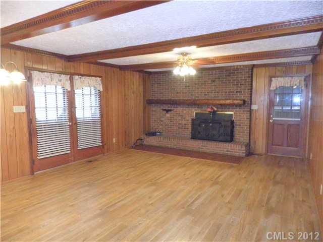 3189 E Maiden Rd, Maiden, NC 28650 photo 3