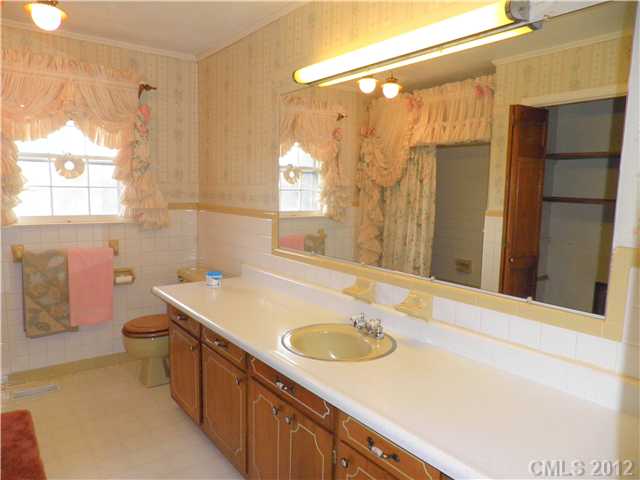 3189 E Maiden Rd, Maiden, NC 28650 photo 6