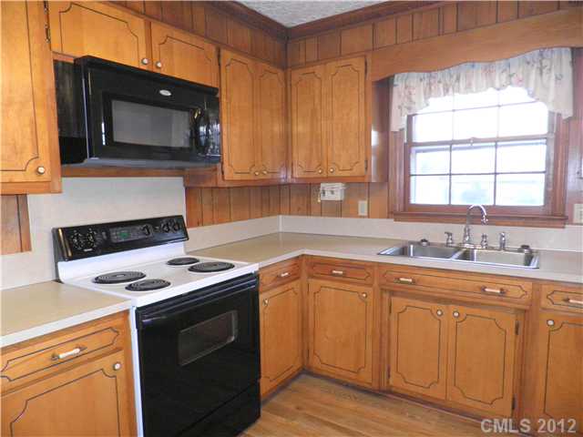 3189 E Maiden Rd, Maiden, NC 28650 photo 10