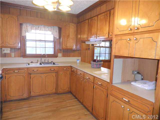 3189 E Maiden Rd, Maiden, NC 28650 photo 9