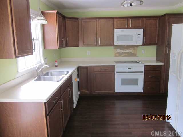 844 Silver Fox Dr, Concord, NC 28025 photo 4