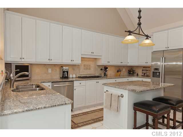 19409 River Falls Dr, Davidson, NC 28036 photo 9