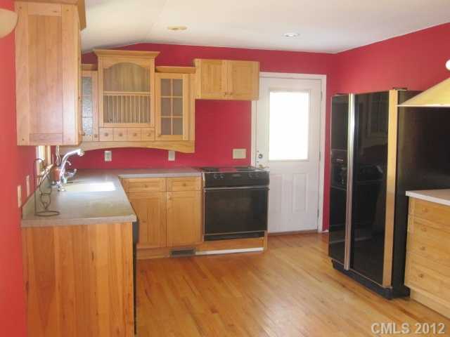 9110 Echo Ln, Charlotte, NC 28227 photo 3