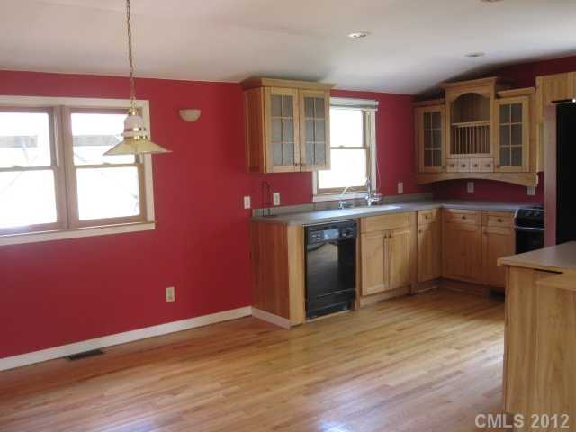 9110 Echo Ln, Charlotte, NC 28227 photo 2